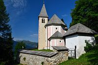 Rakousko: údolí Tiroler Gailtal, Untertilliach, kostel Heiliger Ingenuin und Albuin