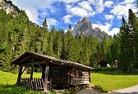 Rakousko: Lienzské Dolomity - dřevěnice Insteinalm