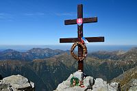 Slovensko - Vysoké Tatry: vrchol Kriváně, kříž