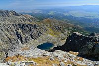 Slovensko - Vysoké Tatry: pohled z Malého Kriváně ke Štrbskému plesu, Zelené Krivánske pleso