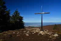 Slovensko - Vtáčnik: vrchol Vtáčniku - kříž