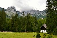 Slovinsko - Julské Alpy: Dolina Vrata, Šlajmerjev dom v Vratih