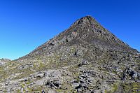 Azorské ostrovy: vrchol sopky Montanha do Pico na ostrově Pico