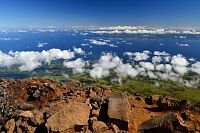 Azorské ostrovy: výhled ze sopky Montanha do Pico na ostrově Pico