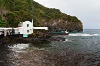 Azorské ostrovy: rybí restaurace Caloura na ostrově São Miguel