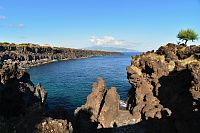 Azorské ostrovy - ostrov Pico: lávové skalní útvary u Cachorro
