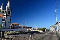 Azorské ostrovy - ostrov Pico: Madalena - kostel a náměstí