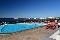 Azorské ostrovy - ostrov Pico: bazén v Madaleně