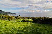 Azorské ostrovy - ostrov Pico: jižní pobřeží ostrova