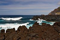 Azorské ostrovy - ostrov São Miguel: Ponta da Ferraria - lávové útvary na pobřeží