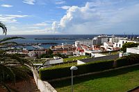 Azorské ostrovy - ostrov São Miguel: Ponta Delgada - výhled od kaple Nossa Senhora da Esperança