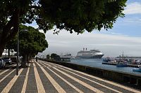 Azorské ostrovy - ostrov São Miguel: Ponta Delgada - nábřeží