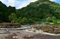 Azorské ostrovy - ostrov São Miguel: Furnas - geotermální lokalita s výrobou cozida