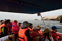 Peru - ostrovy Islas Ballestas, výletní loď