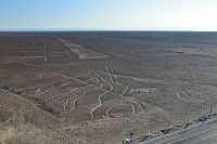 Peru - výhled na planinu Nazca z rozhledny