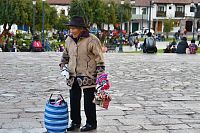 Peru - město Cuzco, prodej suvenýrů