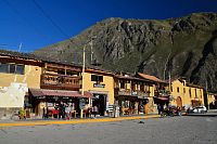 Peru - město Ollantaytambo