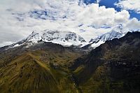 Peru - Národní park Huascarán, výhled ze silnice Punta Olimpica na Huascarán