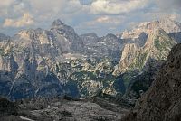 Slovinsko - Julské Alpy: hřeben Štapce – Vrata, výhled od Malé Zelnarice