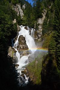 Rakousko - Vysoké Taury: soutěska Groppensteinschlucht, vodopád Groppensteinfall