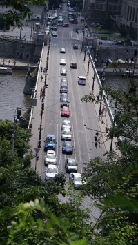 Pohled na most z Letenských sadů