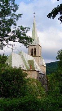 Kostel v Travné