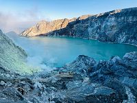 Jezero v kráteru Iljen na Jávě, foto: A. M. Lustyková