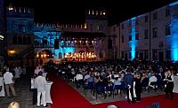 Když se celé náměstí v Koperu promění v koncertní sál pod širým nebem