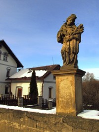 socha sv.Jana Nepomuckého na mostě přes Smědou-Hejnice