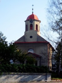 Kostel sv.Anny, byl postaven jako filiální v pozdně empírovém stylu v letech 1841 až 1845.