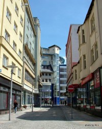 Puchmajerova ulice a Restaurant Pelikán s vyhlídkou v 7. patře.