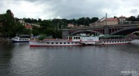 Plavba po Vltavě na lodi Czech Boat - Parník Vltava proplouvá pod Mánesovým mostem.