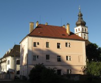 Budova Staré školy v Nových Hradech