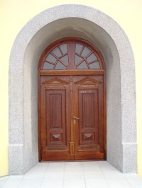 kostel sv. Antonína Paduánského - detail dveří