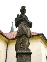 sv. Jan Nepomucký, který byl původně na náměstí