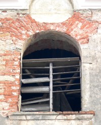 okno ve věži