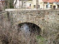 kamenný most přes Vlkovský potok