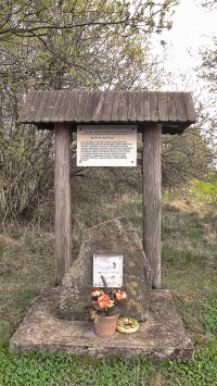 LOVČICE- Pomník partyzánům