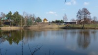 Senický rybník s hospůdkou U ŽABÁKA
