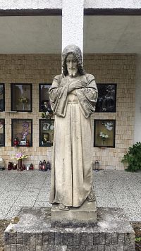 umělecký kříž od olomouckého sochaře Pelikána