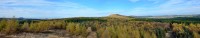 Panoramatický pohled z vrcholu Středního Špičáku na sever směrem k Velkému Špičáku a Jelení hoře