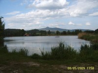Chrastenský rybník s výhledem na Ještěd