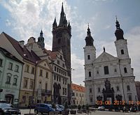 náměstí Míru, Kostel Neposkvrněného početí Panny Marie a sv. Ignáce, Černá věž