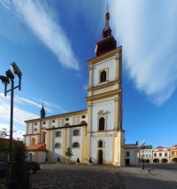 Kadaňský farní kostel Povýšení sv. Kříže, První zmínka o něm je z roku 1291.