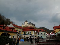 Hrad Karlštejn, Založen Karlem IV. roku 1348 