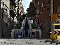 ulice k hornímu vchodu - eskalátor