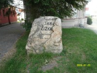 Pamětní kámen Jana Žižky z Trocnova u památníku