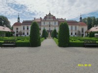 Čestné nádvoří zámku Jemniště