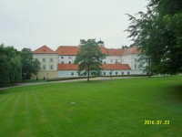Pohled z parku na zámek