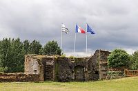 Zbytky hradu v Corlay